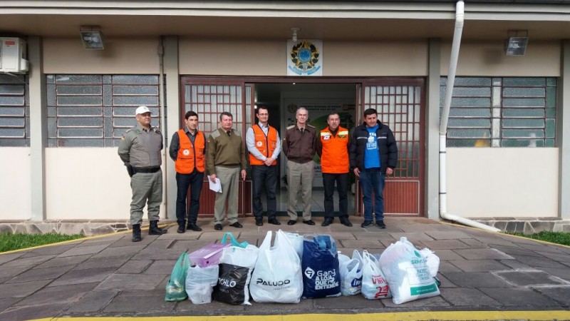 Peças de roupas, calçados e outros materiais também foram entregues à Comunidade Terapêutica Desafio Jovem Gideões
