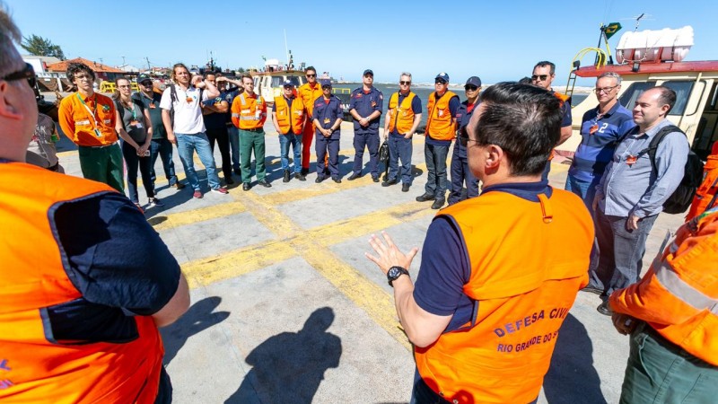 A comissão P2R2 visitou as estruturas do terminal marítimo, em Imbé. 