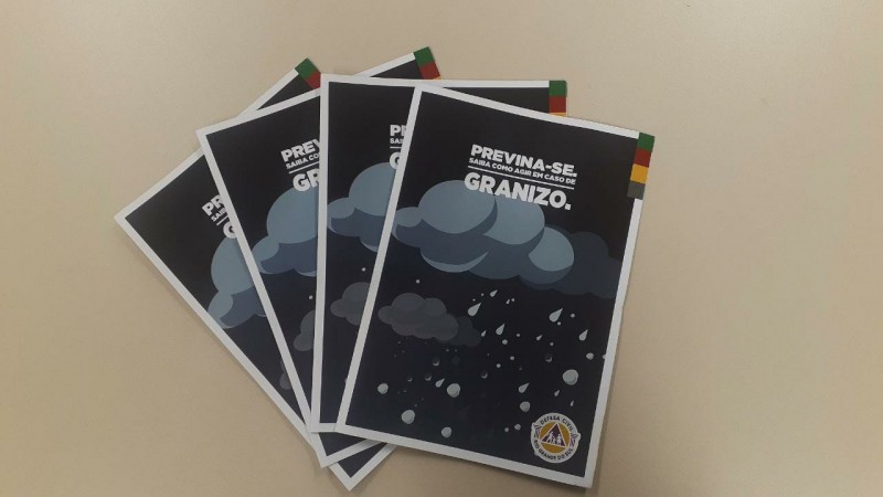 Folders explicando como se prevenir em caso de granizo.