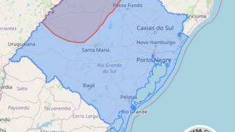 Alerta Defesa Civil, mapa do Rio Grande do Sul em azul e sinalizando as regiões em vermelho para possível chuvas fortes.