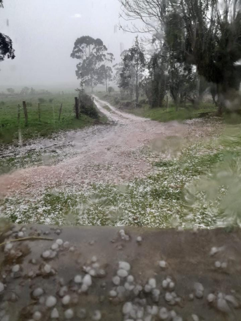 Granizo na localidade de Deizi Abranjo, interior do município de Encruzilhada do Sul,