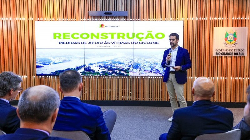 Governador anuncia medidas para mitgar danos das enchentes