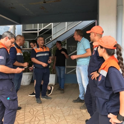 A equipe da Casa Militar- Proteção e Defesa Civil do RS recepcionou ontem uma equipe da Defesa Civil do estado de São Paulo, que veio até a região do Vale do Taquari para apoiar os municípios atingidos pela enchente. 