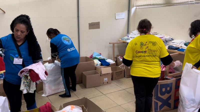 A Coopertinga está nas instalações da Defesa Civil há cerca de três semanas, bem como os trabalhadores do Centro de Triagem da Vila Pinto – CTVP.