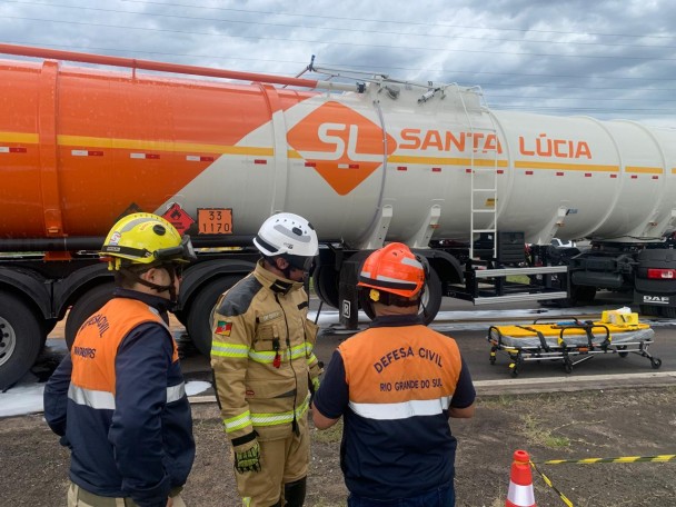 Defesa Civil do Estado participa do 3º Simulado Operacional de Acidentes de Trânsito na RSC-287, promovido pela Concessionária Rota de Santa Maria.