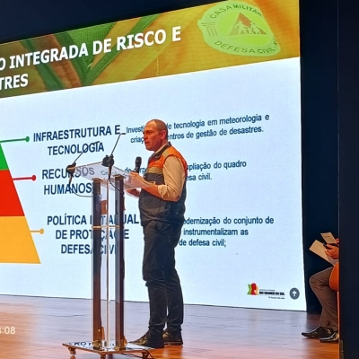 Defesa Civil Estadual realiza apresentação sobre o desastre de 2024 em seminário internacional