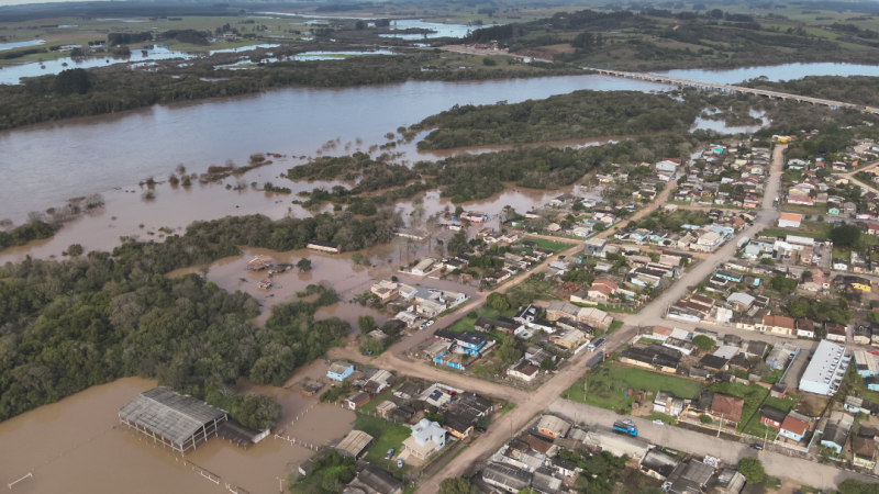 Imagens a&eacute;reas do munic&iacute;pio de Cristal mostram &aacute;reas alagadas