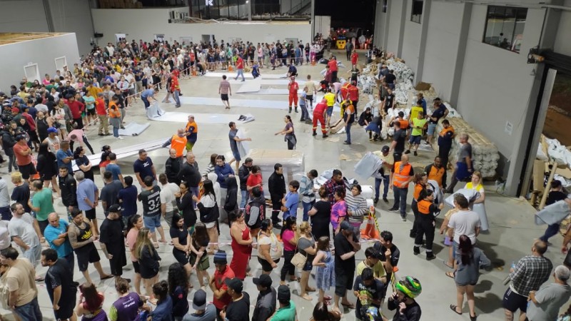 Defesa Civil do Estado realiza entrega de lonas em Erechim