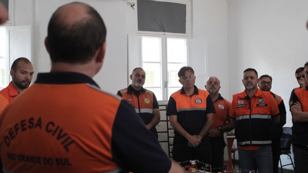 Defesa Civil RS realiza simula&ccedil;&atilde;o de mesa em etapa da Capacita&ccedil;&atilde;o em Planos Municipais de Conting&ecirc;ncia